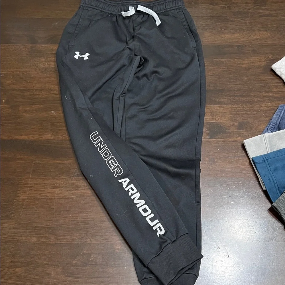 Boys Sweats Lot!! 8 pairs - 10/12 1 pair 7/8 (spider, fits like 10/12) - Picture 3 of 16